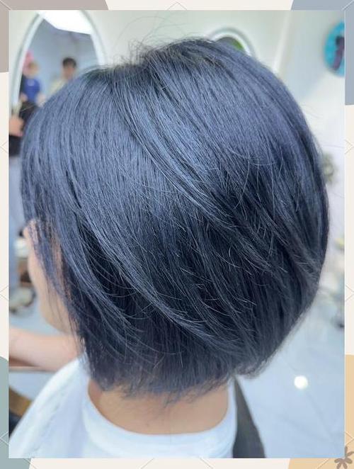 黑蓝色发色褪色过程