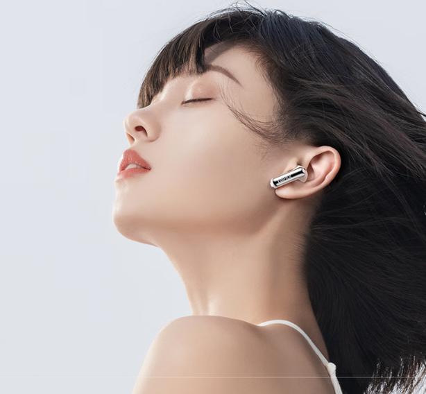 蓝牙入耳式耳机正确戴法截图2