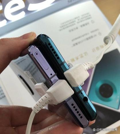 华为mate30充电口可以用耳机吗