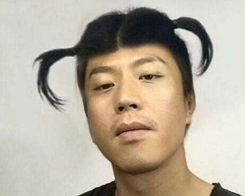 男生扎辫子图片搞笑