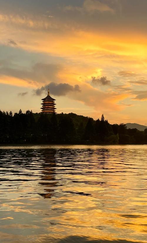 雷峰夕照景点介绍