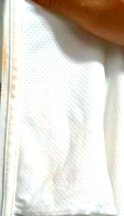 膏药沾在衣服上怎么除掉