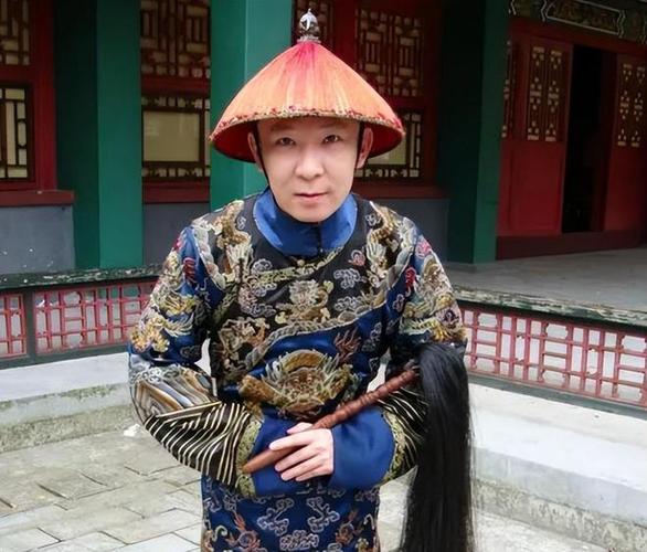 清朝太监叉裤服饰截图3