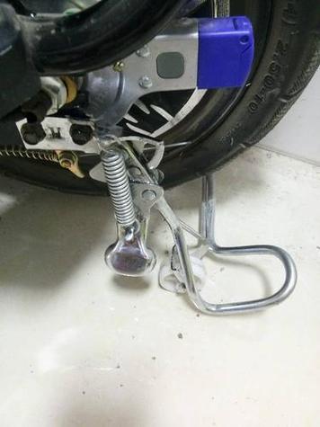 电动车脚撑断了