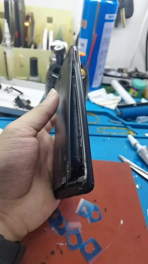 手机后盖脱胶弄一下要多少钱