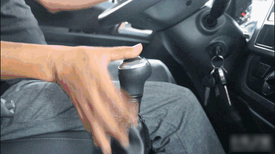 换挡翻车表情包gif