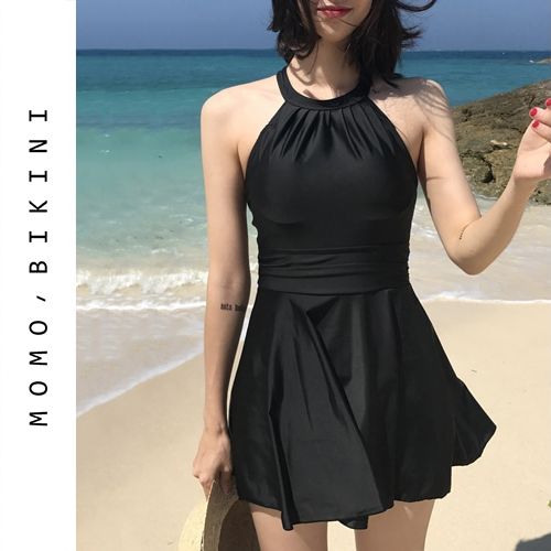 泳衣穿黑色还是亮色好看