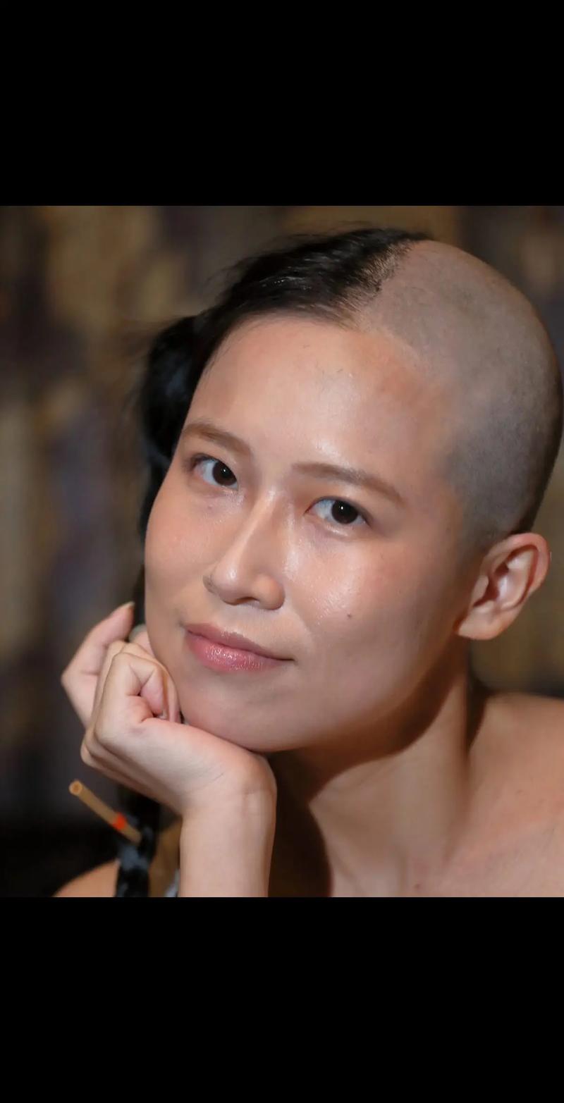 女发友剃刮光头故事