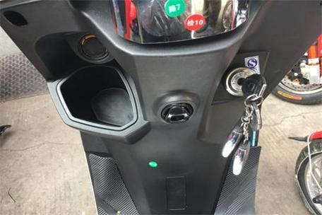 电瓶车怎么起步开走