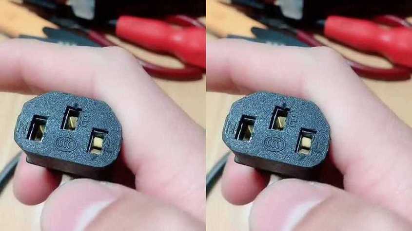 电动车三孔插座正负极