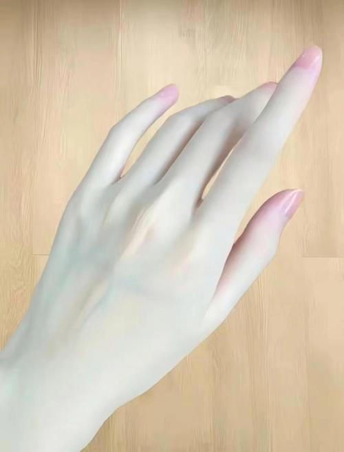 稚嫩手办