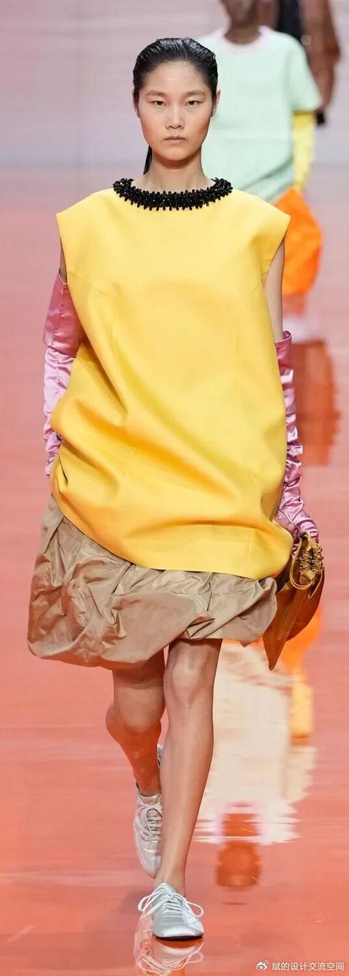 2026年夏季流行什么样的衣服