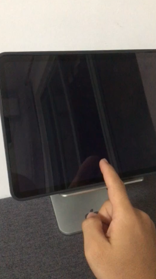 ipad屏幕变得很暗无法调节