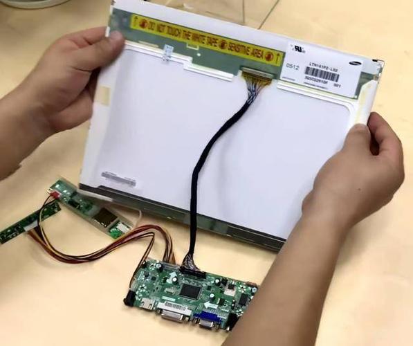 自制屏幕的组装方法