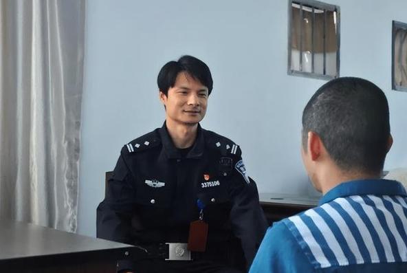 狱警和教师哪个职位好