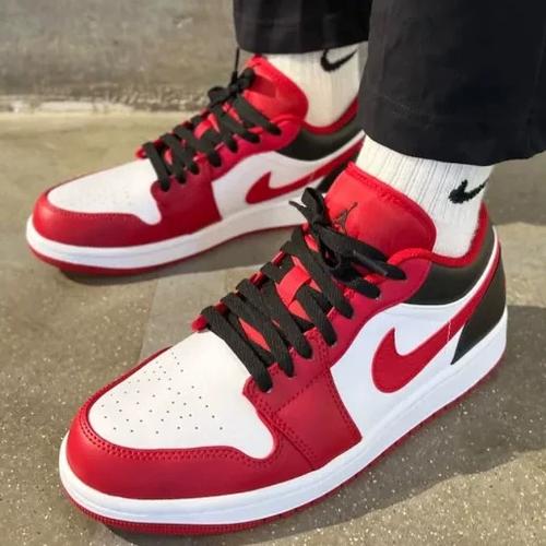 aj1低帮多少钱