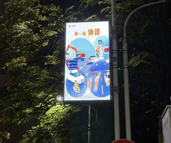 手机看视频一会屏幕就暗下来了