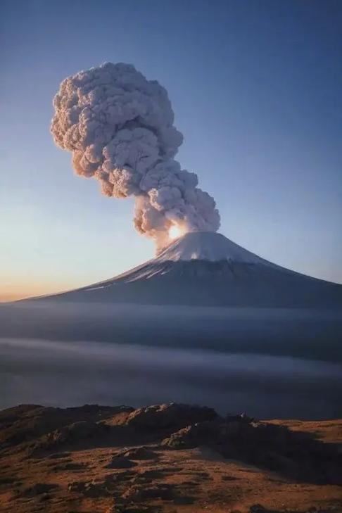 [捂脸]还有那个火山打一套出火山的迷