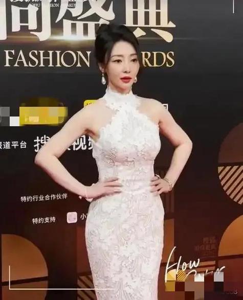 白色蕾丝裙很透怎么办