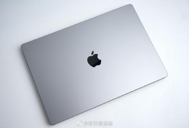 苹果笔记本深空灰图片截图2