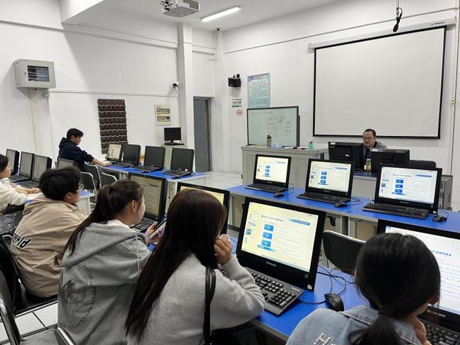 怎样控制机房同学的电脑