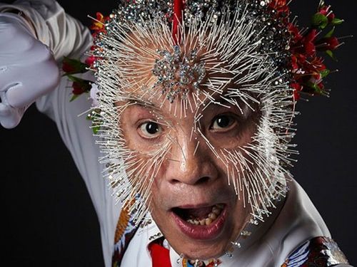 为什么有人往脸上打钉