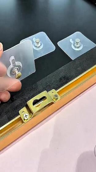贴了墙纸用哪种挂钩