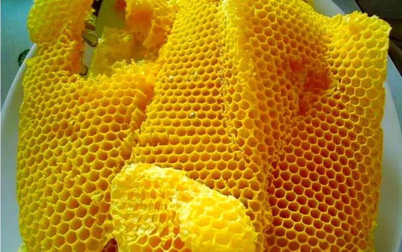 蜂蜜里面的蜂蜡可以吃吗?