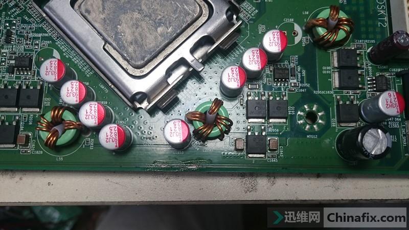 戴尔电脑通电闪黄灯