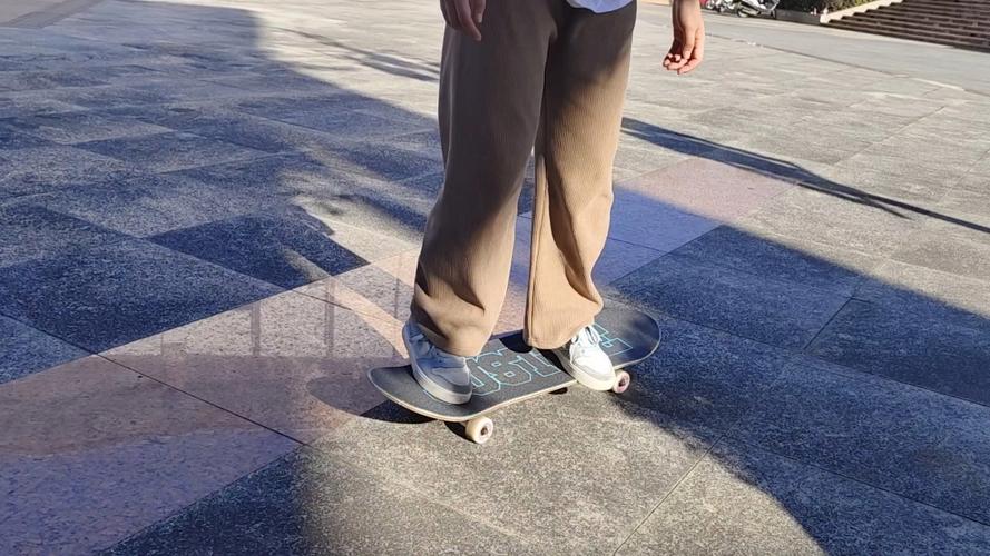 滑板ollie怎么做