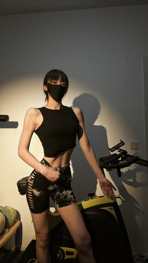 美女马甲线减肥健身视频