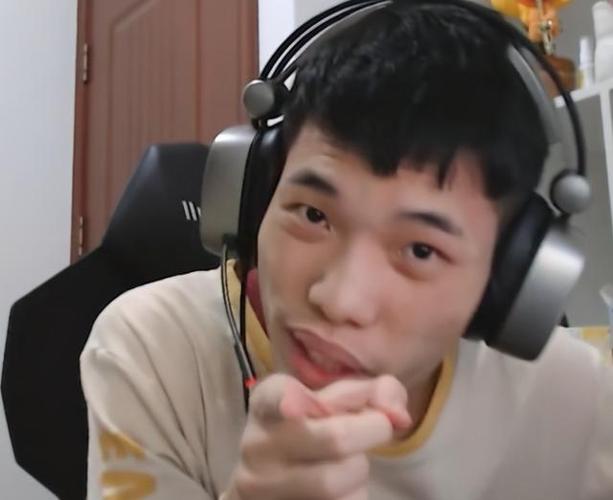 和平精英鲨鱼的头像截图3