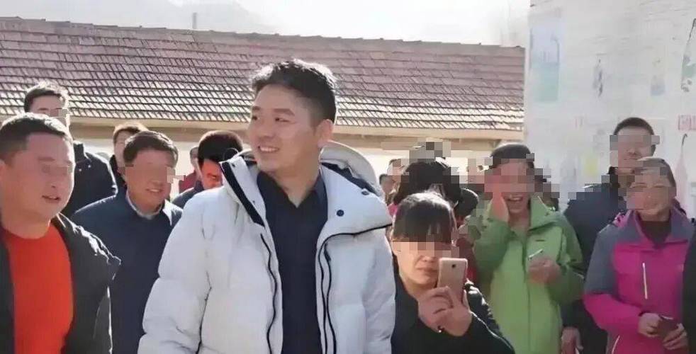 辛巴和刘强东谁的钱多