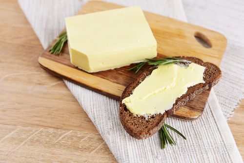 黄油和黄奶油哪个更美味