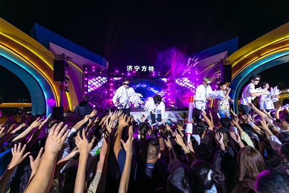 超燃的的音乐会现场