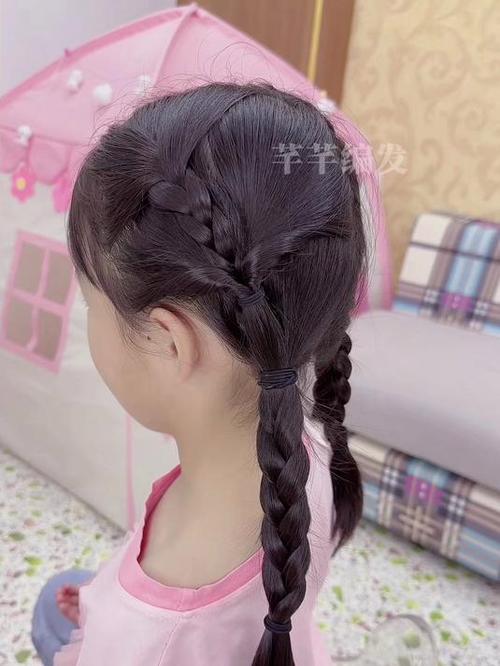 小女孩辫子视频截图3