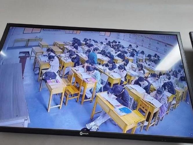 学校教室里有监控吗