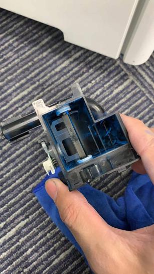 碳粉盒加了碳粉还是显示墨粉用完