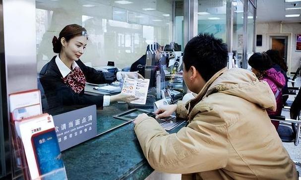 信用卡副卡怎么取钱