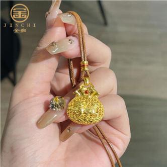 女人带个黄金福袋好吗