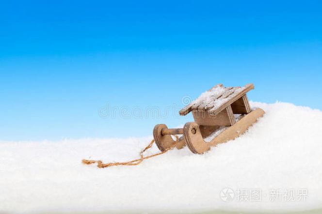 迷失森林雪橇刷木头