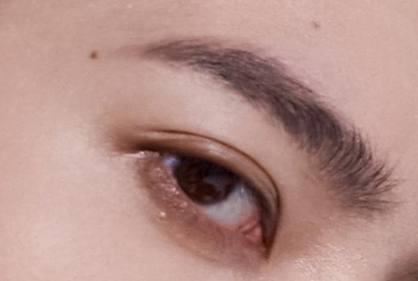 眼角边有流星一样闪过