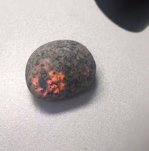火灵石真假分辨图片