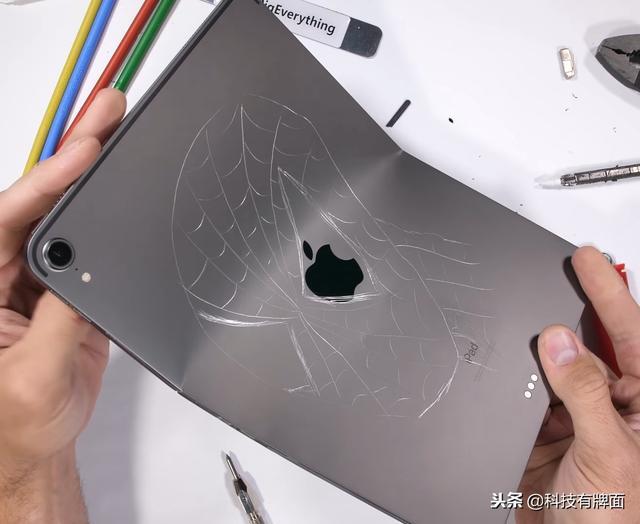 ipad壳弯了怎么能直过来