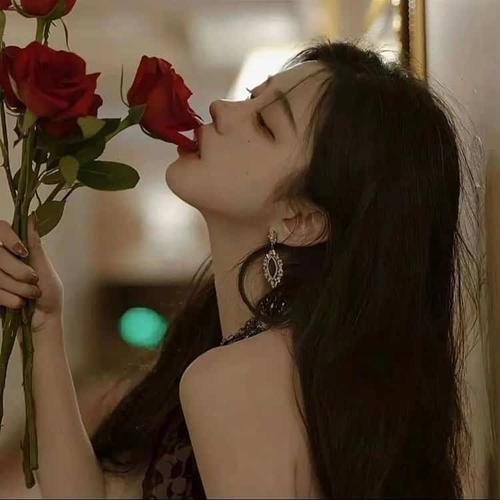 漂亮好看的感性成熟女生头像截图3