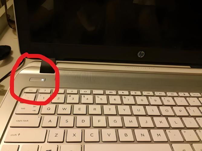 win10关机后电源灯还亮着
