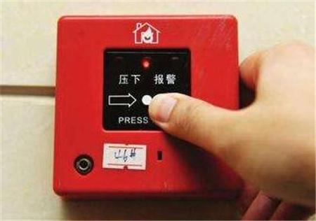 家里门口的报警器一直在响怎么办