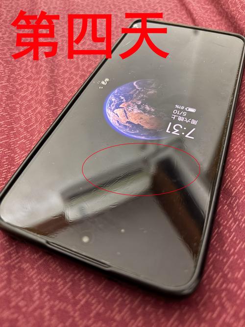 手机膜刮花了出现彩色细线