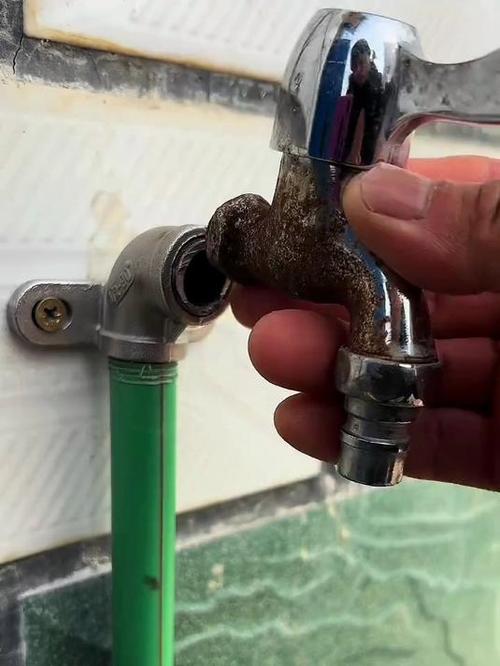 水龙头丝扣断了怎么取