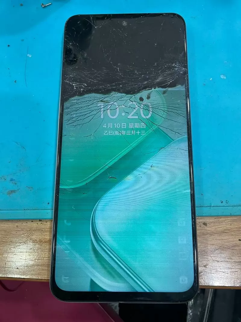 手机屏幕碎了需要换吗